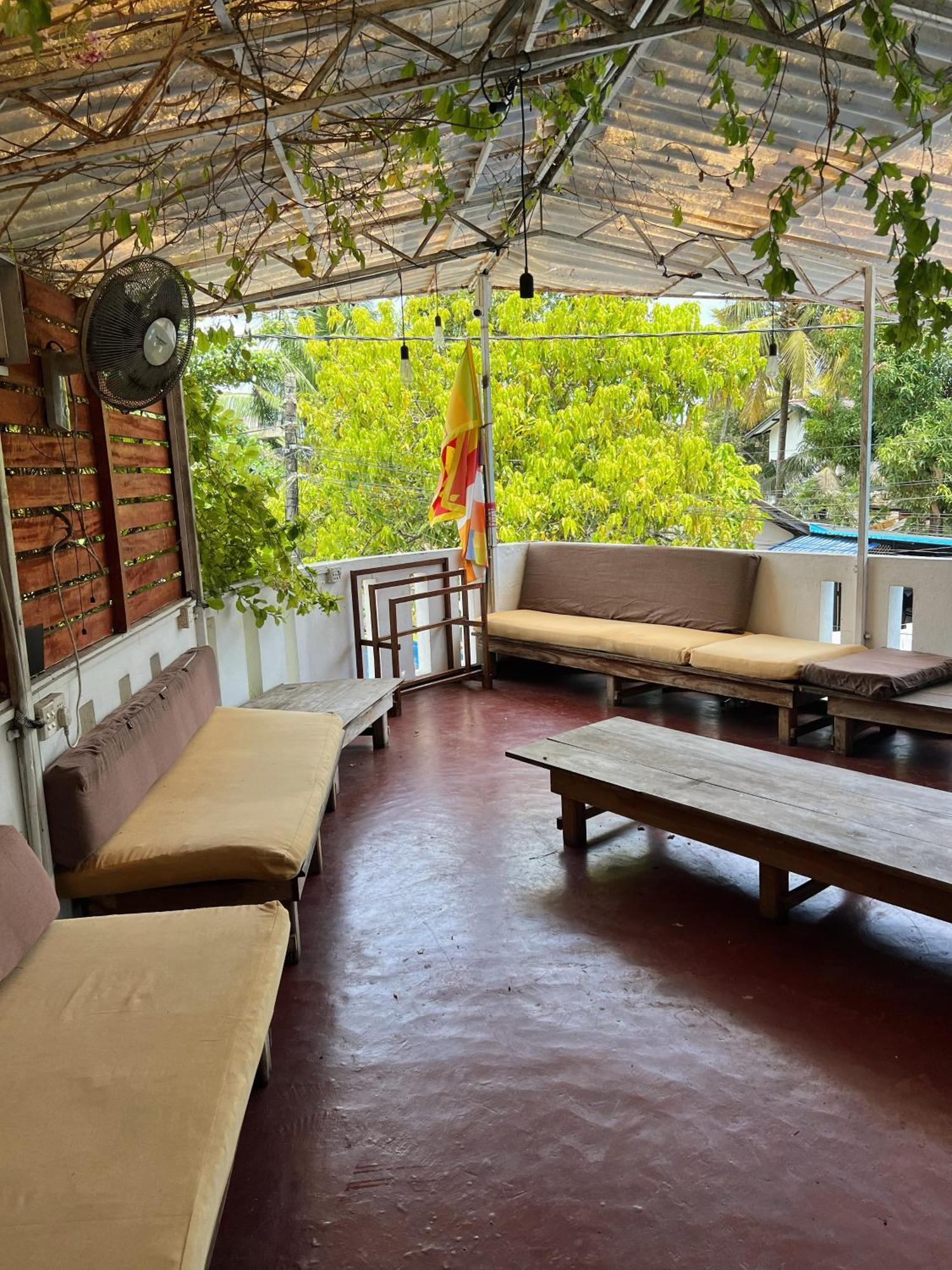 Hari Hari Hostel Weligama Ngoại thất bức ảnh