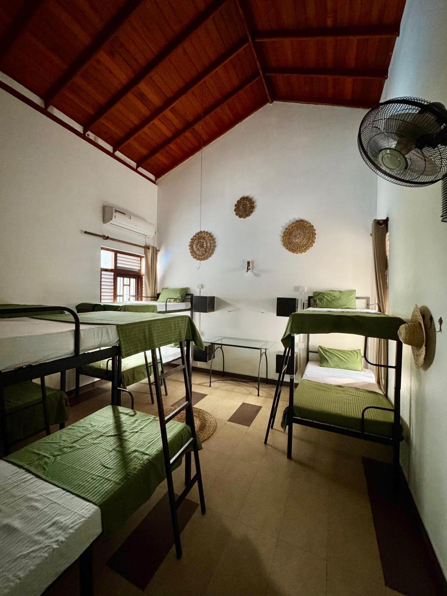 Hari Hari Hostel Weligama Ngoại thất bức ảnh